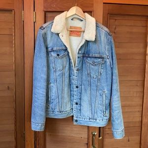 Men’s Levi’s Sherpa Trucker Jacket - Medium